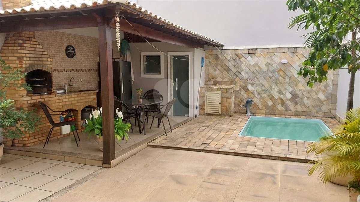 CONDOMÍNIO VALE DAS PALMEIRAS - CASA 3 QTOS + SUITE + PISCINA + GARAGEM 4 CARROS + ENERGIA SOLAR