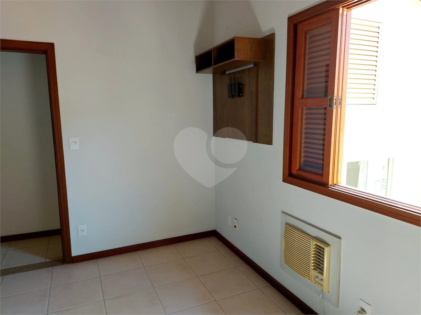 Casa charmosa e elegante localizada no deslumbrante Condomínio Villagio Capriccio Louveira SP