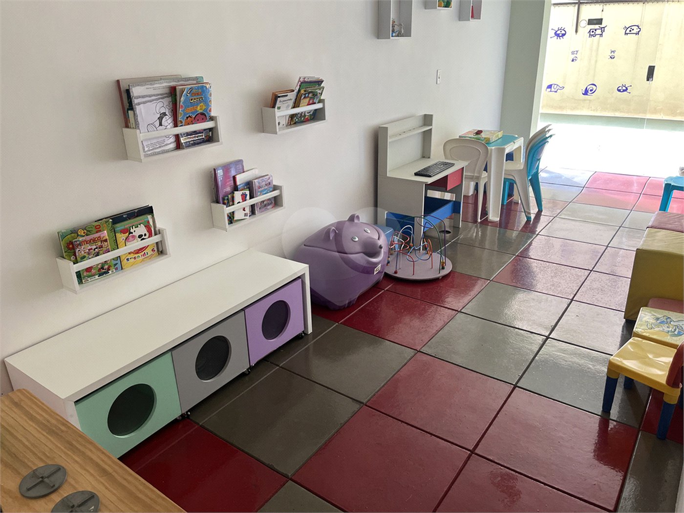 Apartamento de 01 dormitório com terraço e vaga perto do metrô