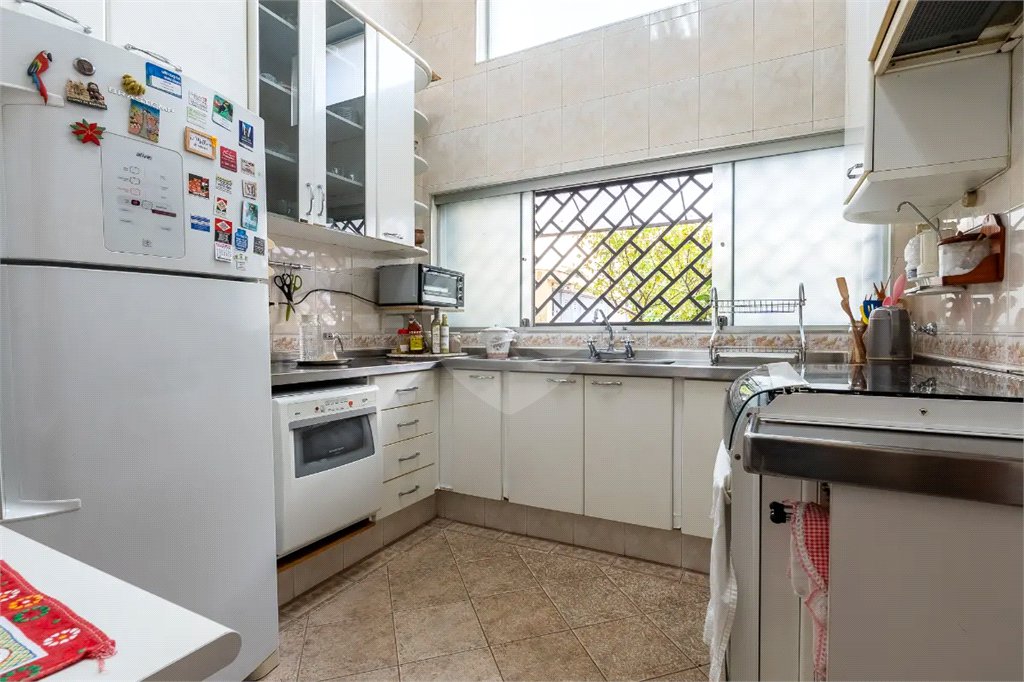 Casa a venda no Planalto Paulista, 2 suítes, 4 vagas, 230 m², quintal e localização privilegiada