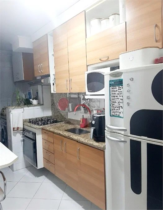 Apartamento com 2 quartos e 1 banheiro