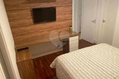 Condomínio clube, Apartamento na Mooca com 204 m² Com 3 suítes e 4 Vagas.