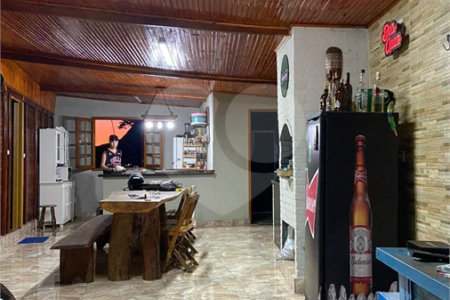 Chalé à venda em Atibaia 140m²– Condomínio fechado com lazer completo