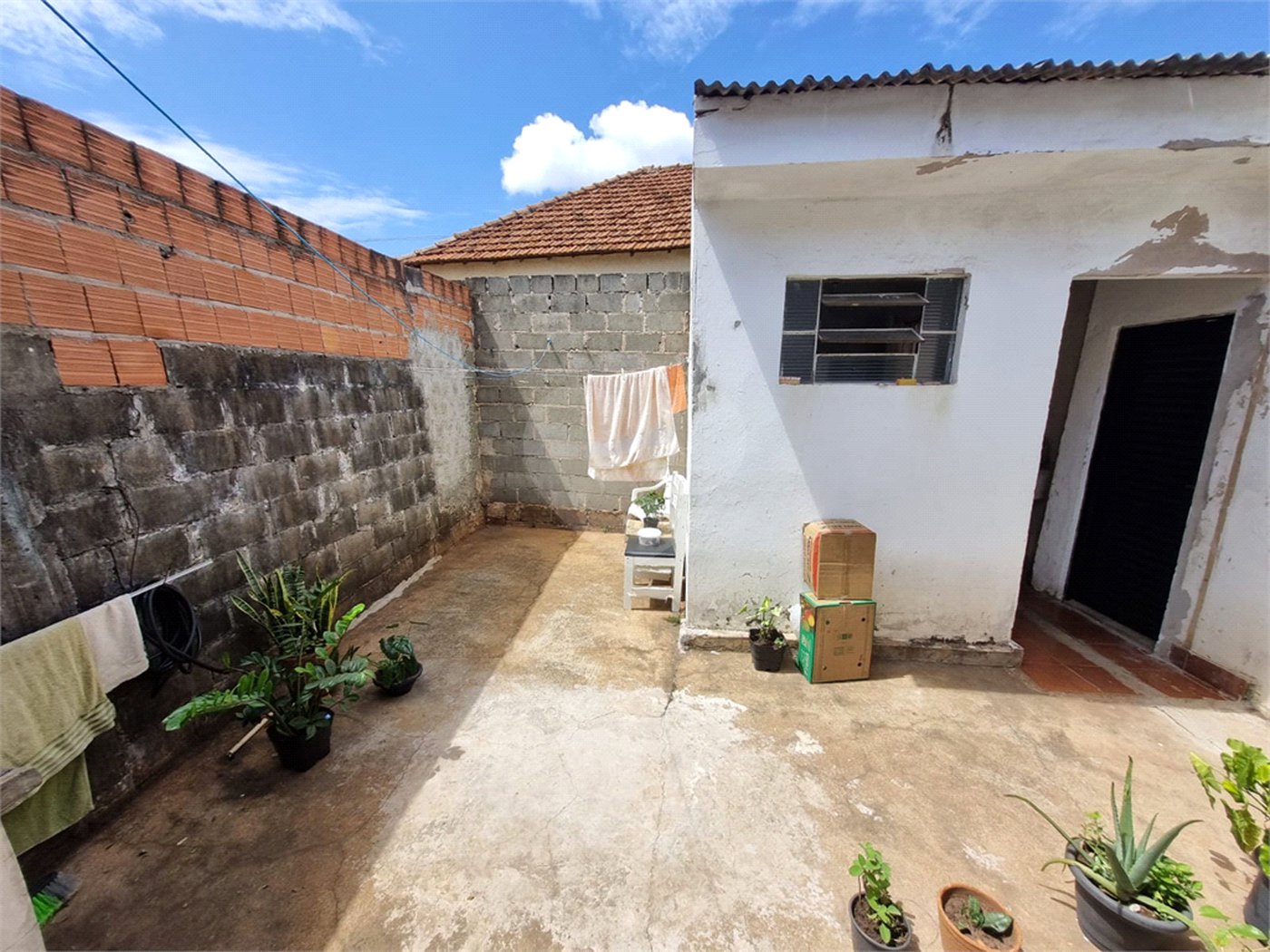 Casa térrea a venda na Vila Lutfalla