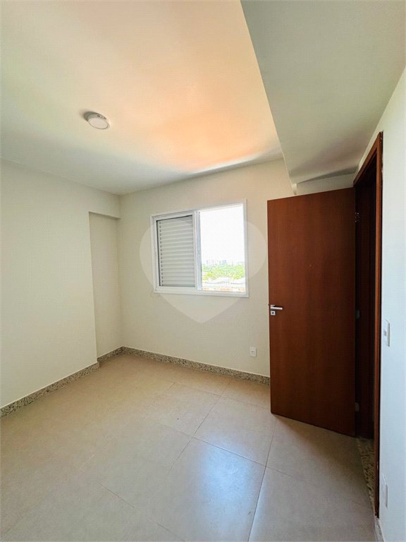 Apartamento com 2 dormitórios, sendo 1 suíte
