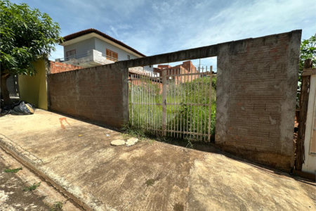 Terreno á venda, com 250m2, no Bairro Bela Vista em São Carlos.