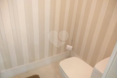 Apartamento de 3 quartos, 1 suíte, à venda no Paraíso. Impecável!