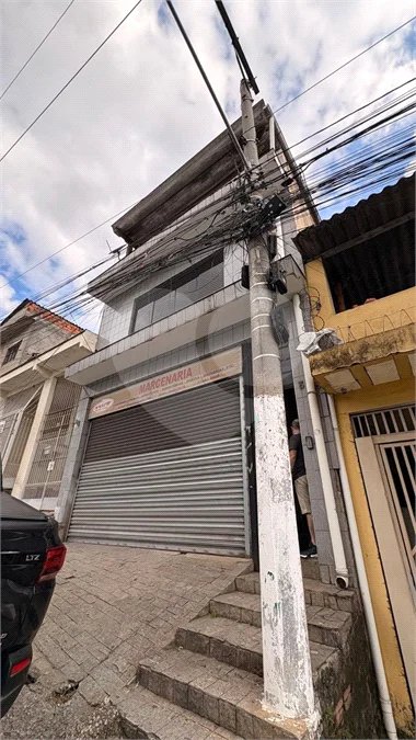 : Sobrado Amplo com Salão Comercial na Brasilândia – Pronto para o seu Negócio!