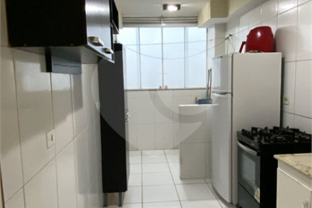 Apartamento com 50m², 2 dormitórios, 2 vagas, disponível para venda e locação, no bairro Água Chata, em Guarulhos.