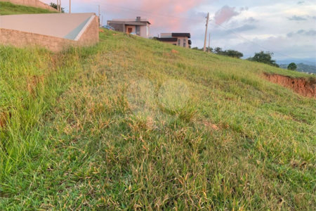 Terreno para venda com 368 metros quadrados em condomínio fechado Bom Jesus dos Perdoes SP.
