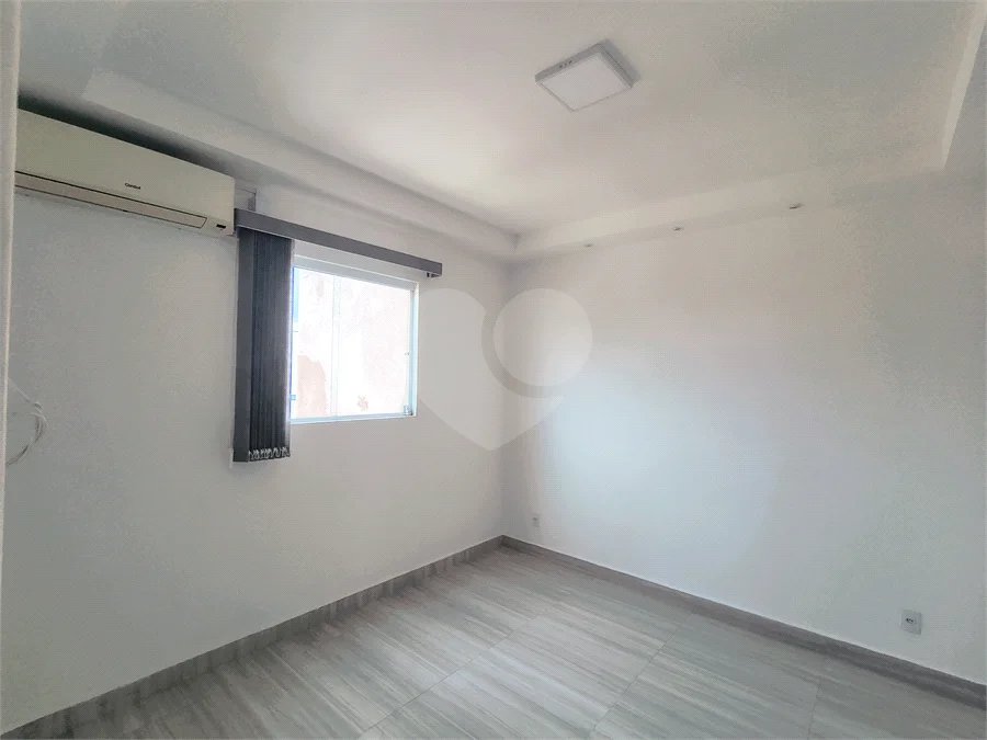 Casa com Suíte Master, Closet, Piscina e Espaço Gourmet Próxima ao Parque Ecológico- 03 quartos -com quintal