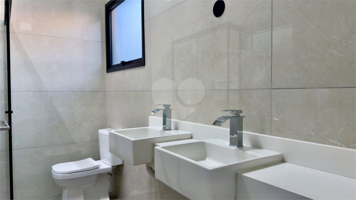 Casa térrea 3 dormitórios (3 suítes), espaço gourmet, piscina, 2 vagas garagem, condomínio fechado com ampla área lazer