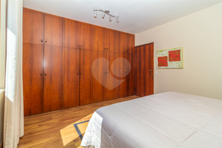 Casa à venda com 3 suítes em Interlagos, São Paulo, SP