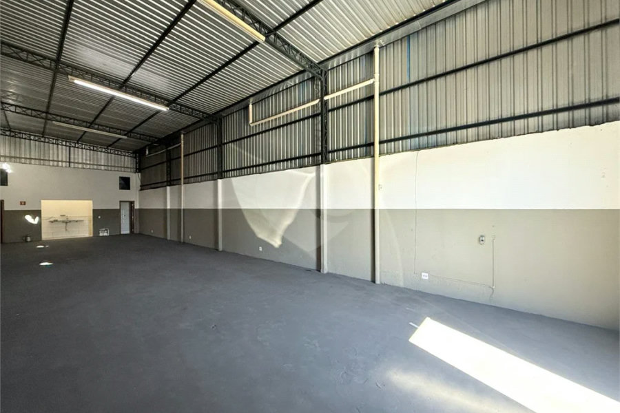 Salão Comercial para alugar no Bairro Água Branca