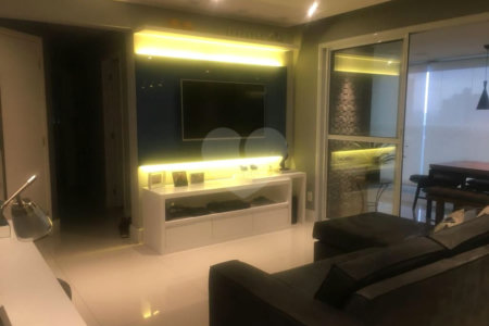 Apartamento à venda com 3 suítes em Vila Bertioga, São Paulo, SP