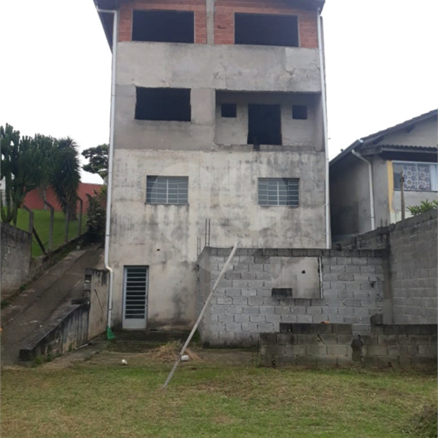 Casa em obras em Bom Jesus dos Perdões
