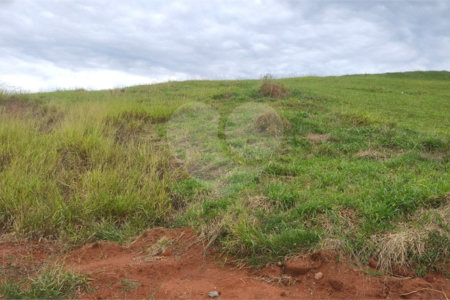 Terrenos de 300 metros em condomínio fechado e prontos para construir na região de Atibaia