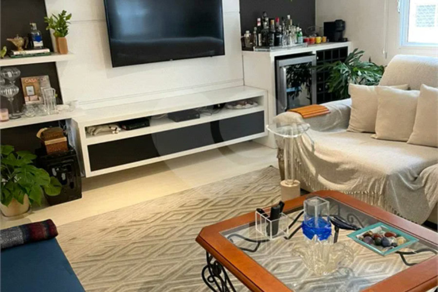 Apartamento à venda com 3 quartos, sendo 1 suíte,  em Paraíso, São Paulo, SP