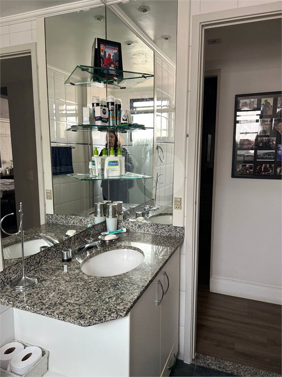 Apartamento na Vila Mascote 3 dormitórios , reformado.