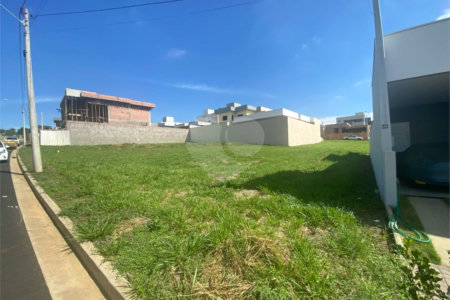 Lote no Condomínio Village Damha IV