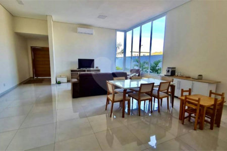 Casa térrea no Condomínio Alphaville Ribeirão III