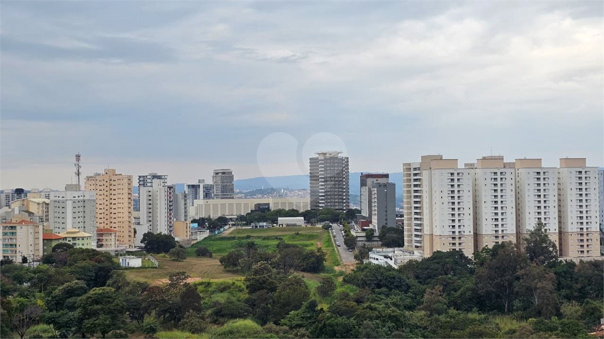 Apartamento à venda com 3 quartos, sendo 1 suíte, em Parque Campolim, Sorocaba, SP