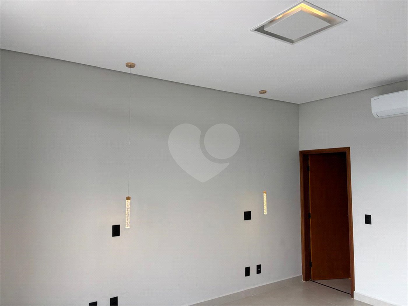 Casa à venda com 4 suítes no condomínio Residencial Costa das Areias, Salto - SP