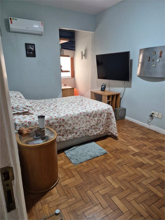 Apartamento à venda com 2 quartos, sendo 1 suíte,  em Copacabana, Rio de Janeiro, RJ
