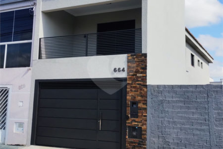 Casa à venda com 3 quartos, sendo 1 suíte, em Vila Carolina, Itapetininga, SP