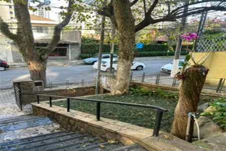 Casa à venda com 8 quartos em Saúde, São Paulo, SP