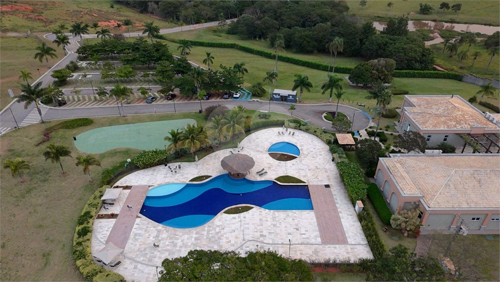 Casa para alugar com 5 quartos, sendo 1 suíte, no condomínio Figueira Garden, Atibaia - SP