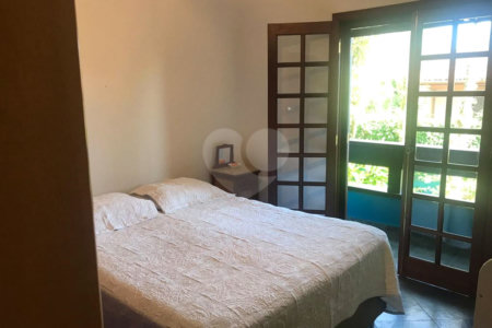 Sobrado à venda com 5 quartos, sendo 3 suítes, em Barra do Una, São Sebastião, SP