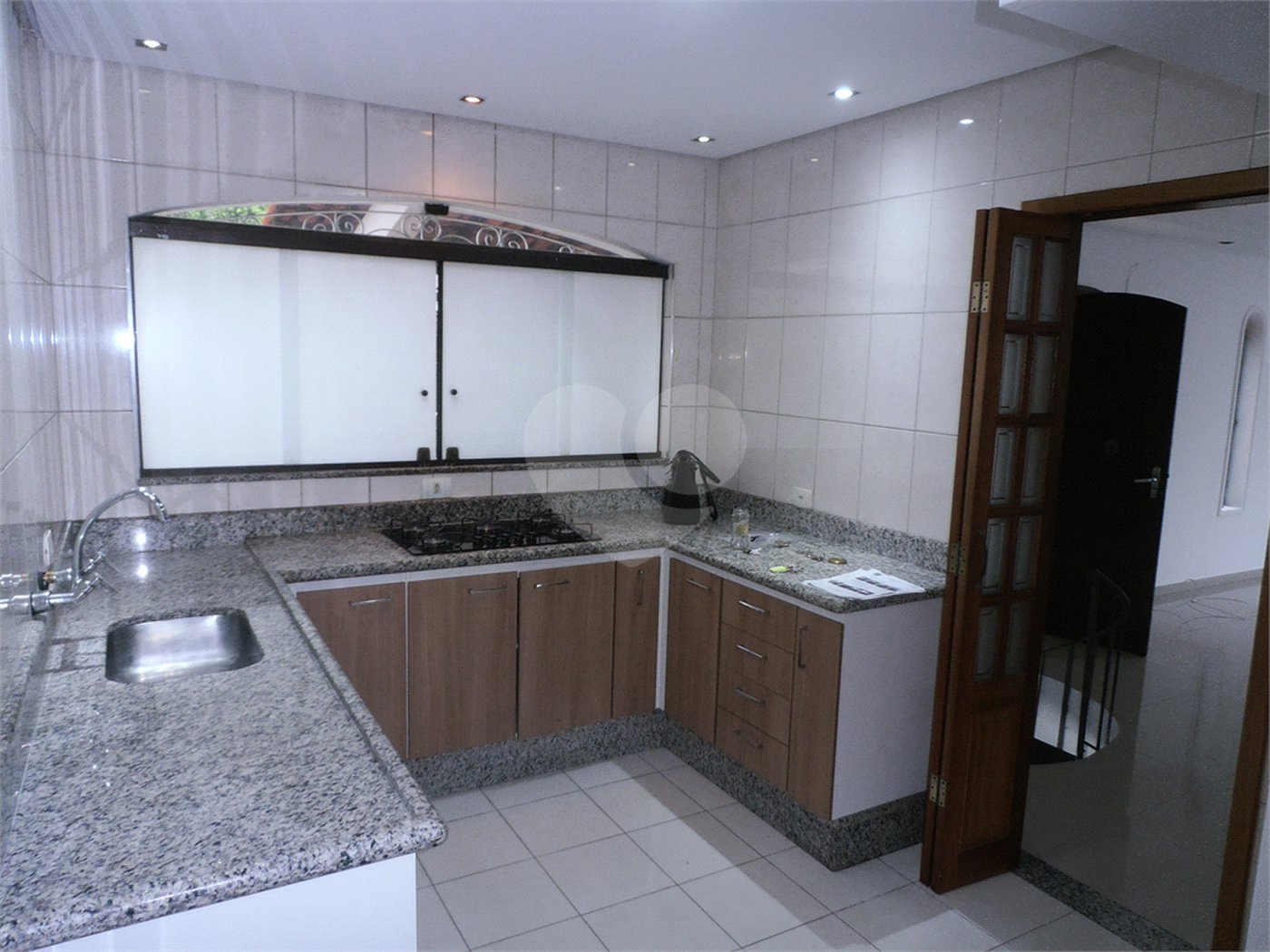 Sobrado à venda ou para alugar com 4 quartos, sendo 1 suíte, em Vila Butantã, São Paulo, SP