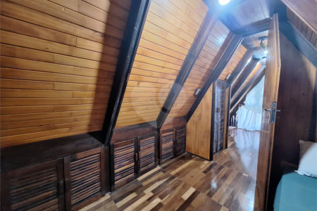 Casa à venda com 3 suítes no condomínio Chácaras do Lago, Vinhedo - SP