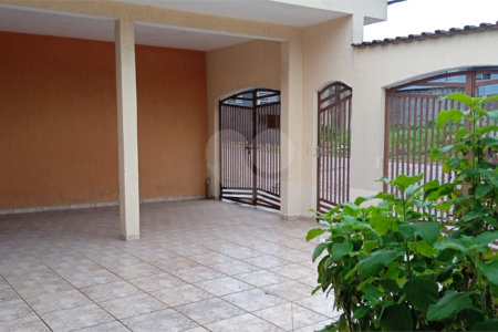 Casa à venda com 4 quartos em Parque Maria Helena, Suzano, SP