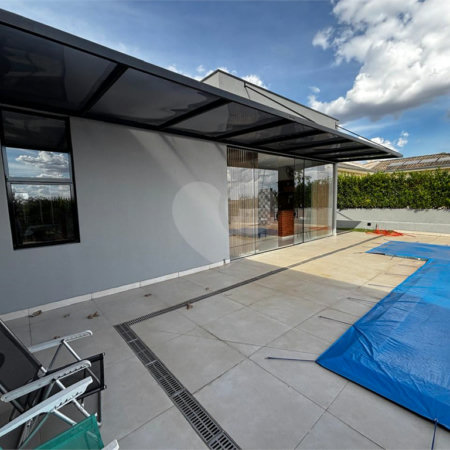 Casa à venda com 3 quartos, sendo 2 suítes, no condomínio Terras de Mont Serrat, Salto - SP