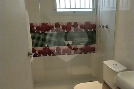 Sobrado à venda com 3 quartos, sendo 1 suíte, em Vila Pita, São Paulo, SP