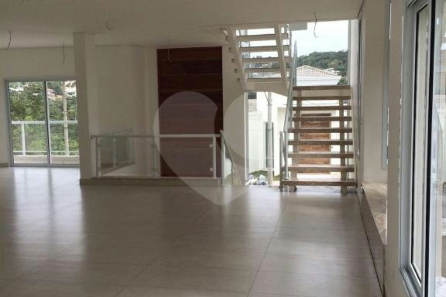 Casa à venda com 4 suítes no condomínio Santa Maria, Cotia - SP