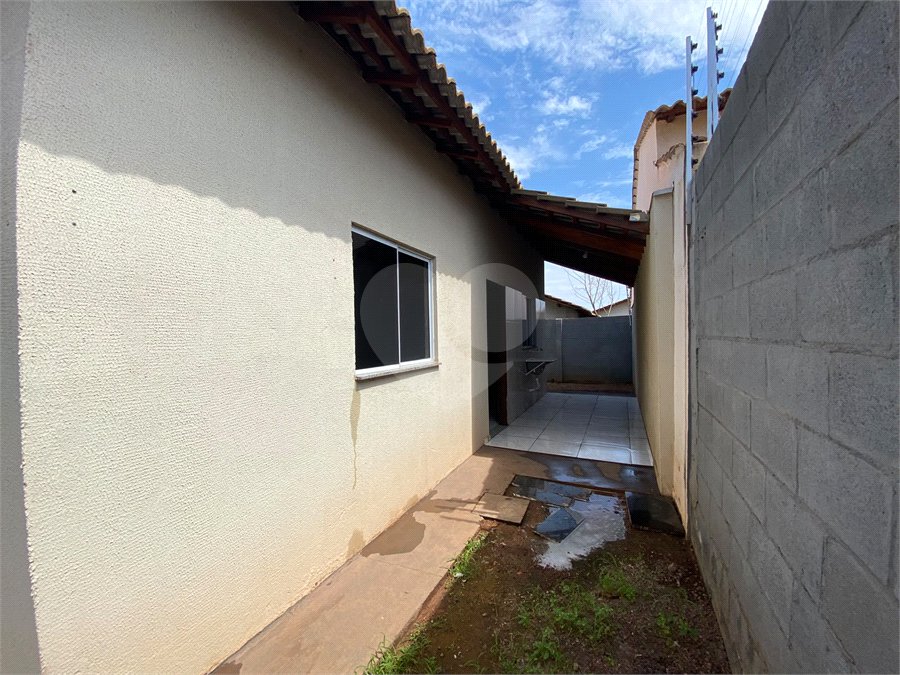 Casa Térrea à venda com 2 quartos em Petrópolis, Várzea Grande, MT