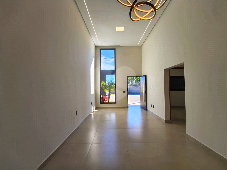 Casa à venda com 3 quartos, sendo 1 suíte, no condomínio Horto Florestal Villagio, Sorocaba - SP