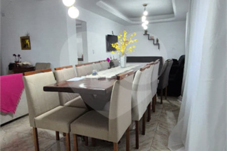 Casa à venda com 3 quartos em Vila Oliveira, Mogi das Cruzes, SP