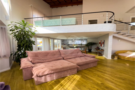 Casa à venda ou para alugar com 3 suítes no condomínio Figueira Garden, Atibaia - SP
