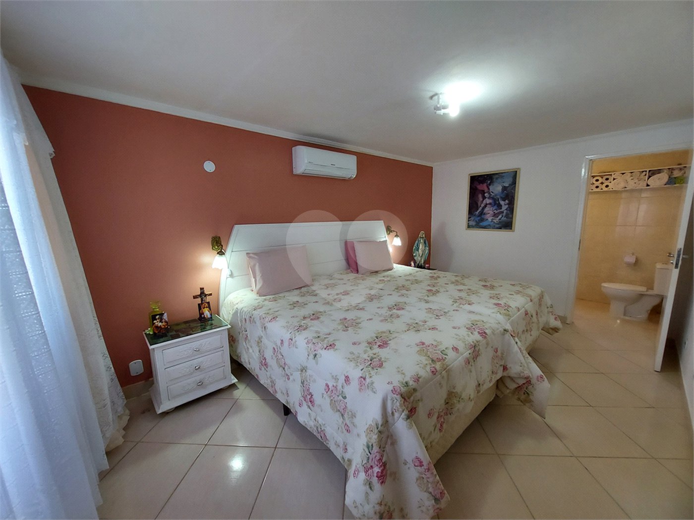 Casa à venda com 4 quartos, sendo 3 suítes, no condomínio São Joaquim, Vinhedo - SP