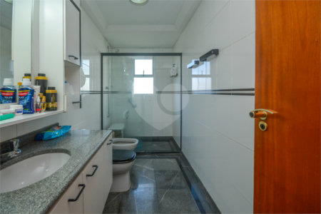 Apartamento à venda com 4 quartos, sendo 1 suíte, em Moema, São Paulo, SP