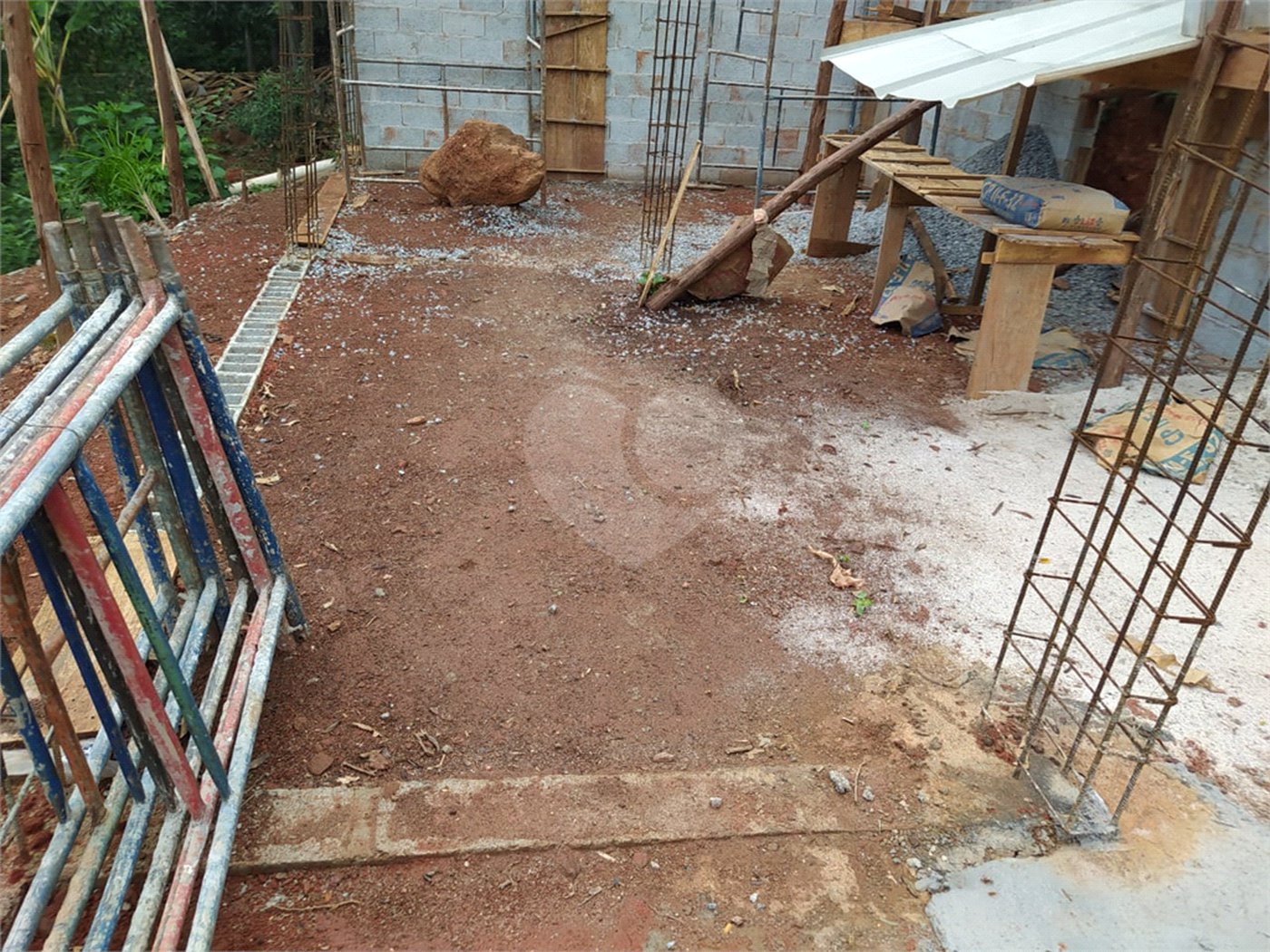 Terreno à venda no condomínio Loteamento Altos da Cantareira, Mairiporã - SP