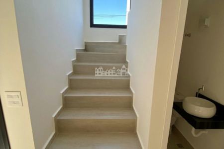 Casa à venda com 3 quartos, sendo 1 suíte, em Vila Petrópolis, Atibaia, SP