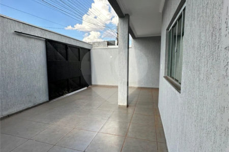 Casa à venda com 3 quartos, sendo 2 suítes, em Residencial Ponta Porã I, Ponta Porã, MS