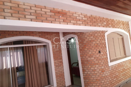 Sobrado à venda com 4 quartos, sendo 1 suíte, em Vila Carvalho, Sorocaba, SP