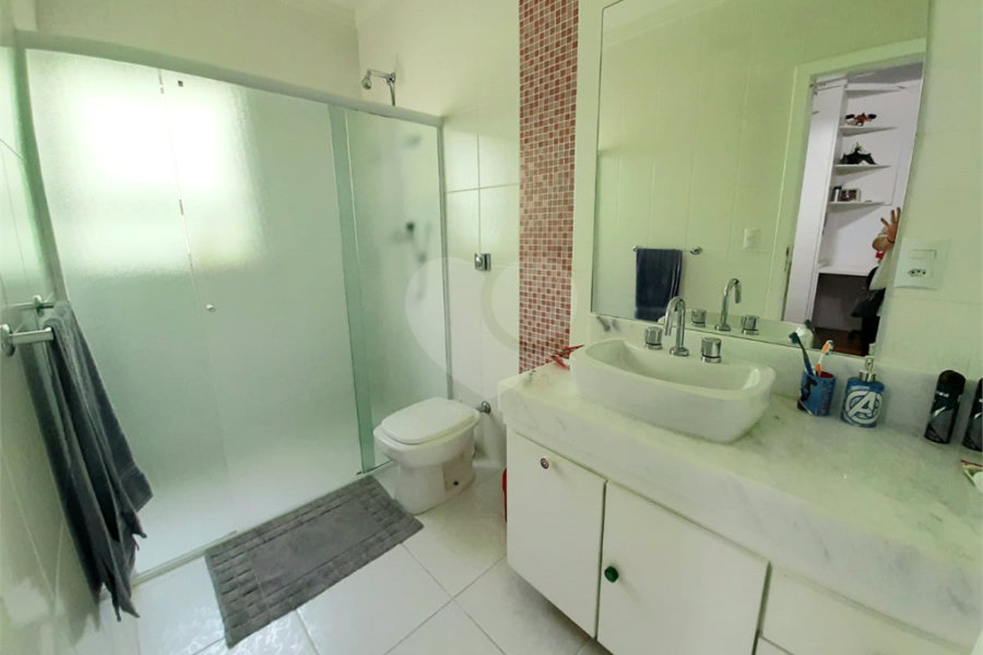 Sobrado à venda com 4 quartos, sendo 3 suítes, em Tremembé, São Paulo, SP