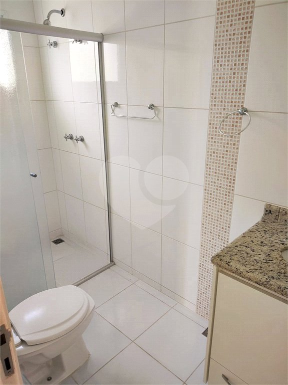 Casa à venda ou para alugar com 3 suítes no condomínio Residencial Jardim das Palmeiras, Vinhedo - SP